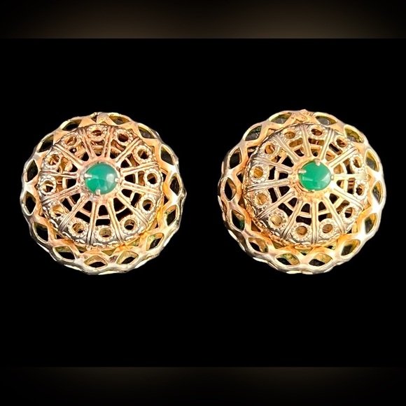 🔴SOLD🔴 Vintage Kenneth Jay Lane domed clip on earrings - Picture 1 of 9